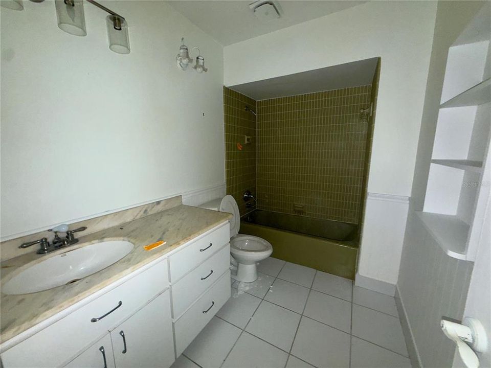 На продажу: $65,000 (2 спален, 1 ванн, 1396 Квадратных фут)