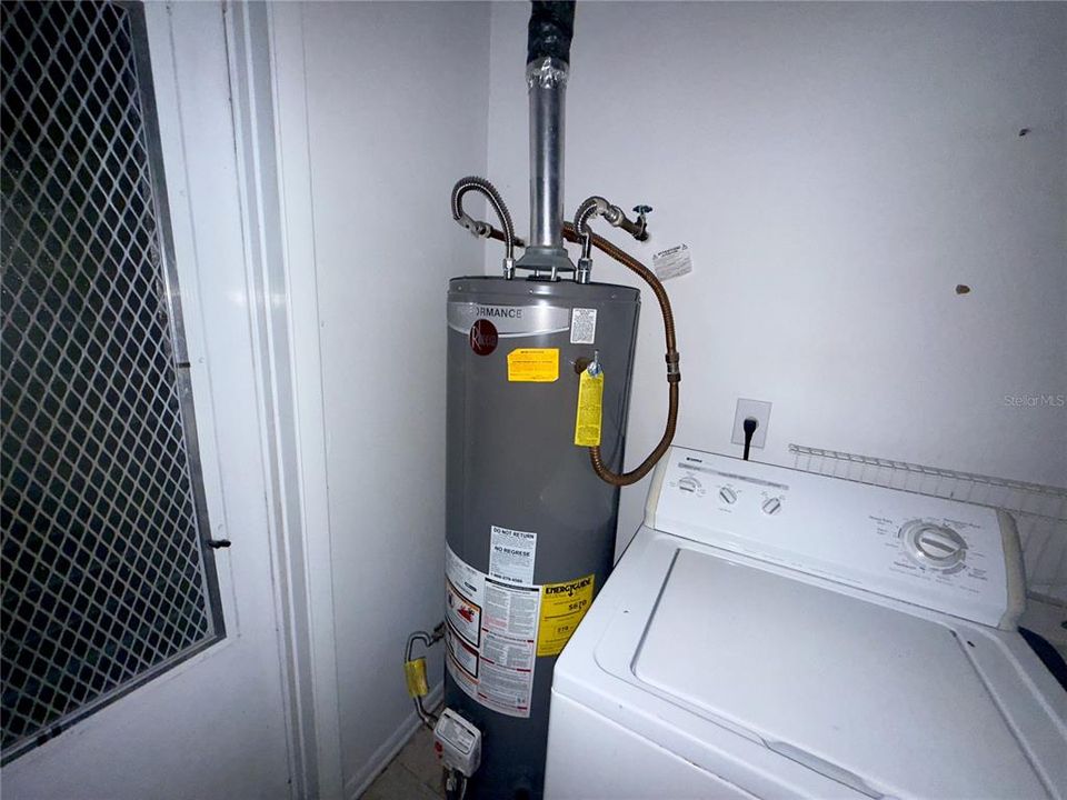 На продажу: $65,000 (2 спален, 1 ванн, 1396 Квадратных фут)