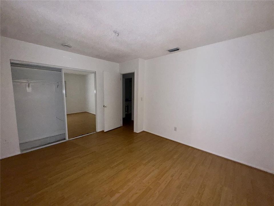 На продажу: $65,000 (2 спален, 1 ванн, 1396 Квадратных фут)