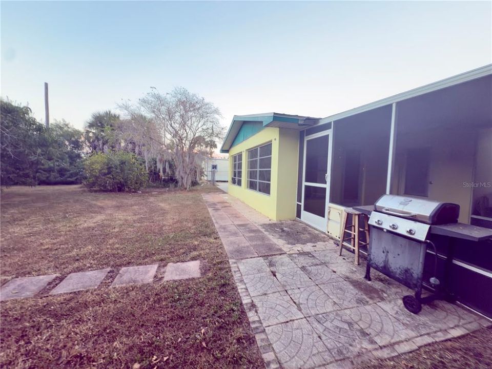 На продажу: $65,000 (2 спален, 1 ванн, 1396 Квадратных фут)