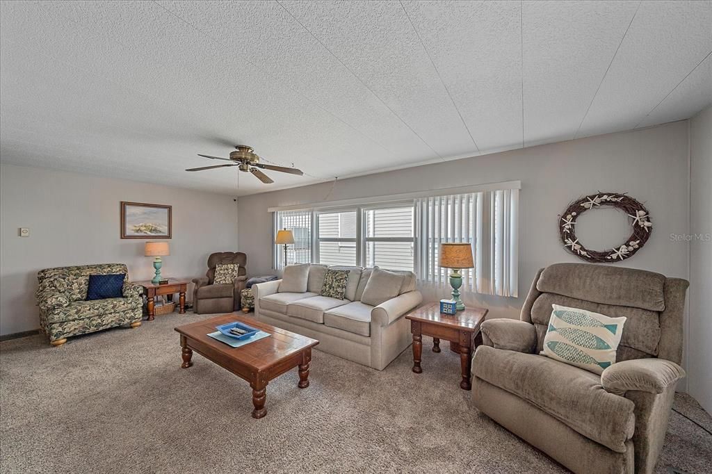 En Venta: $299,000 (3 camas, 2 baños, 1392 Pies cuadrados)