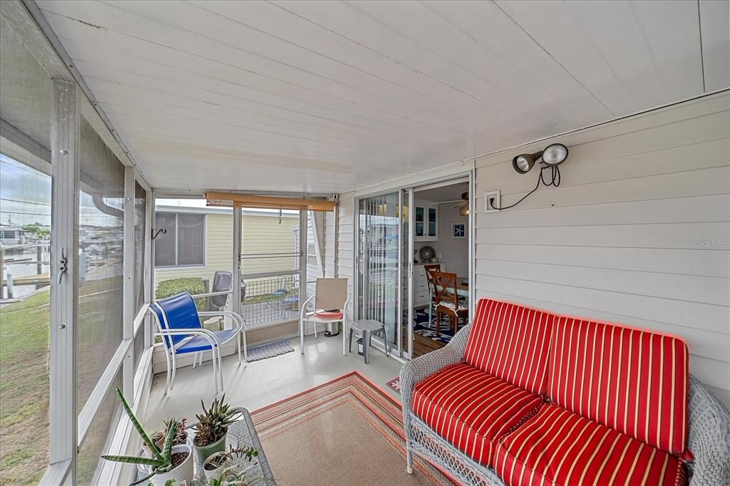 En Venta: $299,000 (3 camas, 2 baños, 1392 Pies cuadrados)