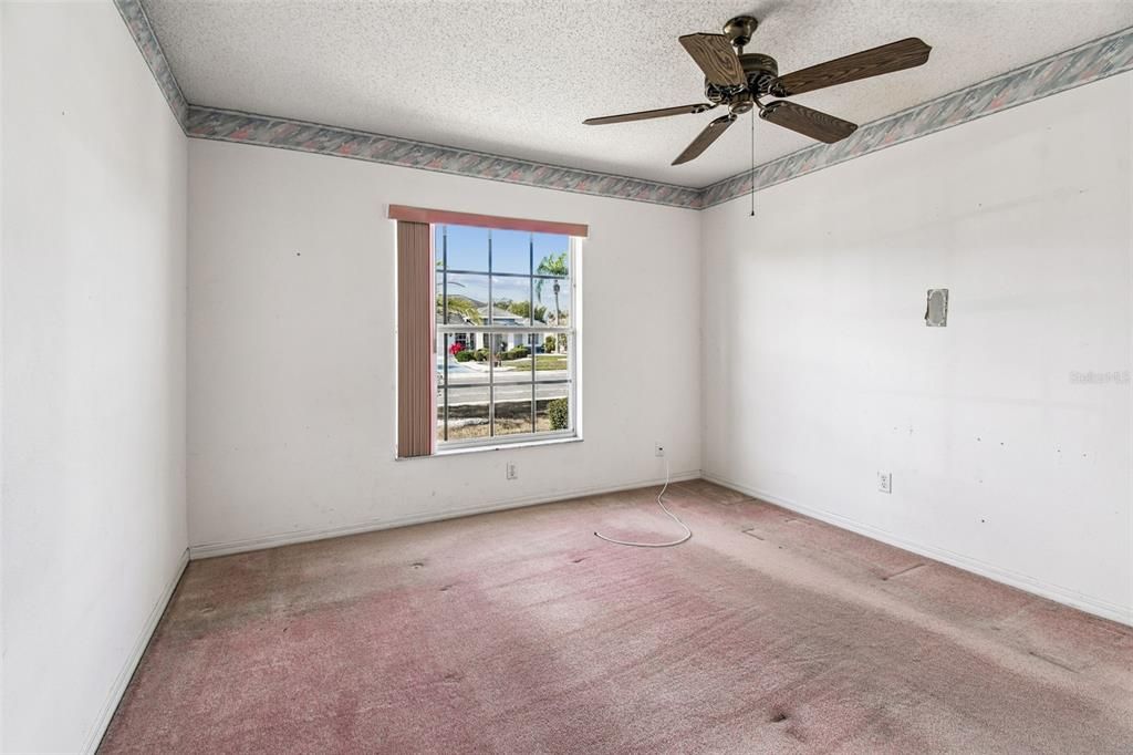 待售: $299,000 (2 贝兹, 2 浴室, 1830 平方英尺)