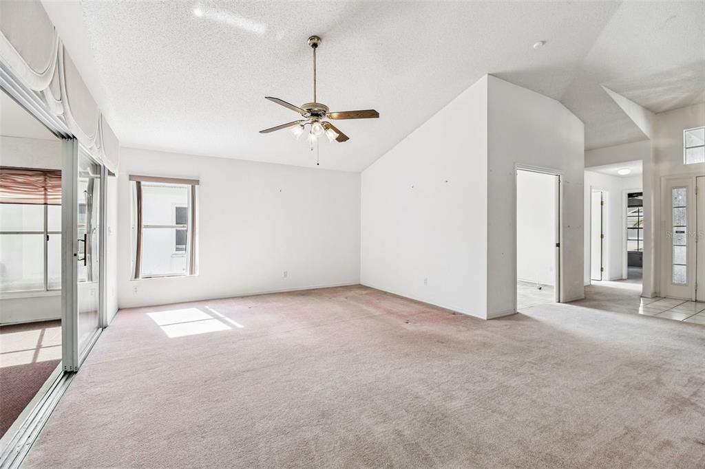 待售: $299,000 (2 贝兹, 2 浴室, 1830 平方英尺)