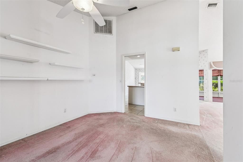 待售: $299,000 (2 贝兹, 2 浴室, 1830 平方英尺)