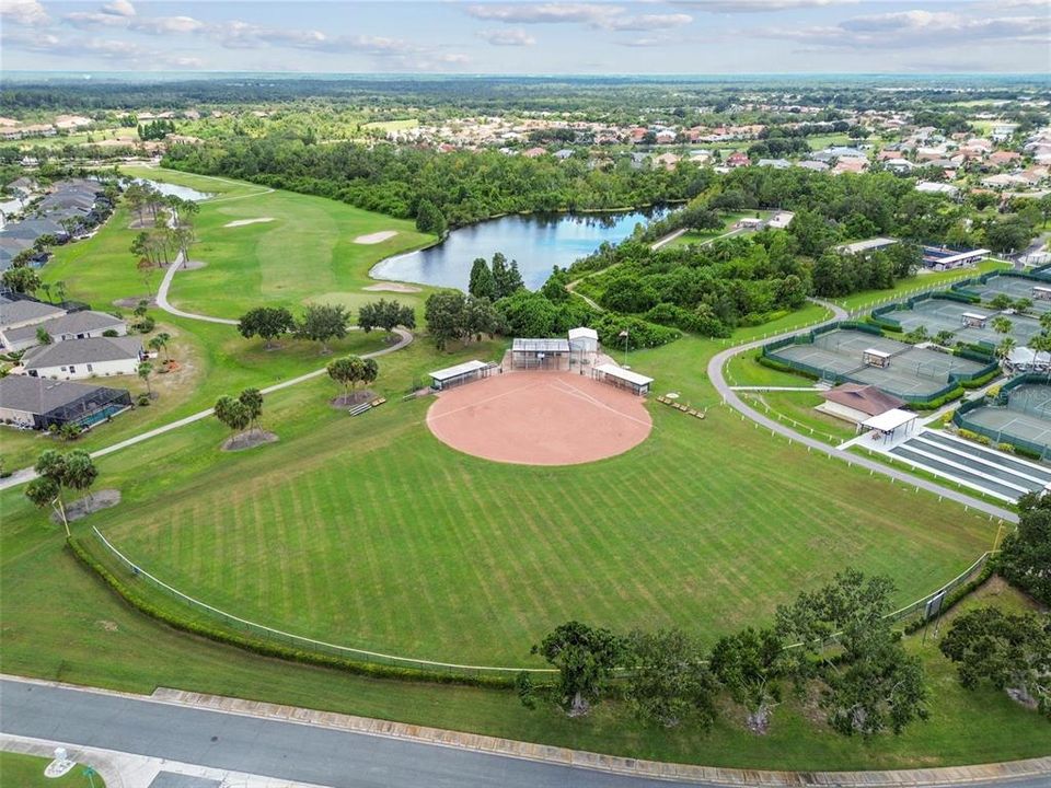 待售: $299,000 (2 贝兹, 2 浴室, 1830 平方英尺)