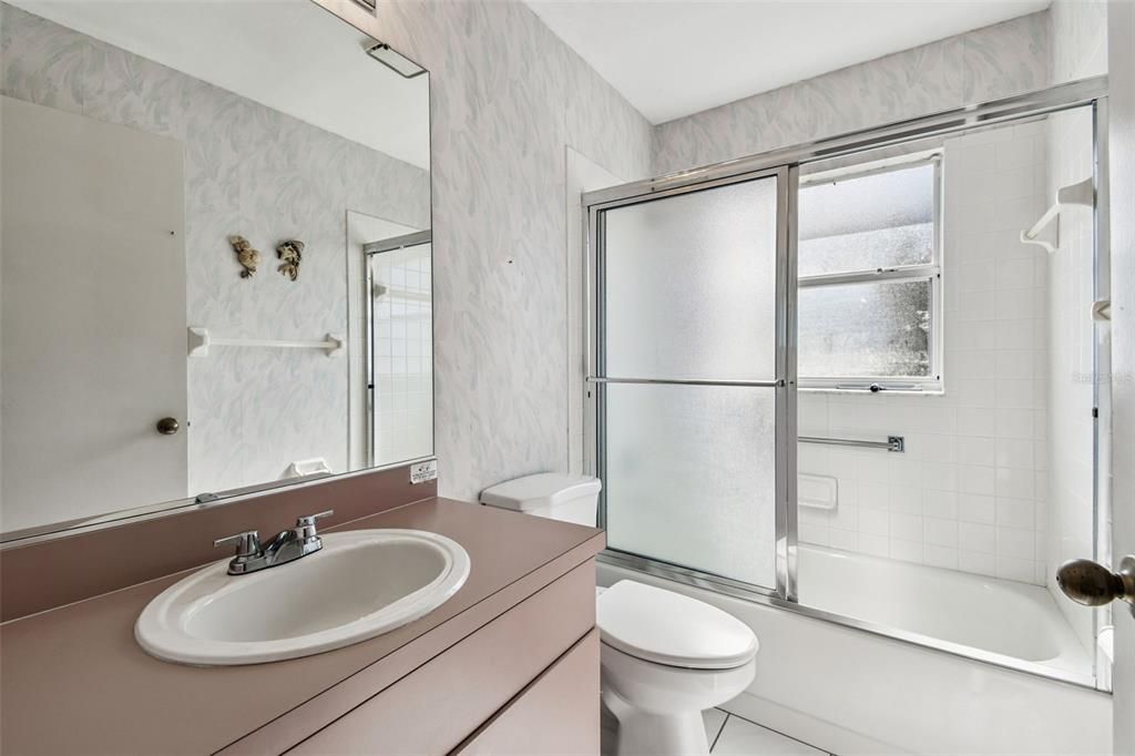 待售: $299,000 (2 贝兹, 2 浴室, 1830 平方英尺)