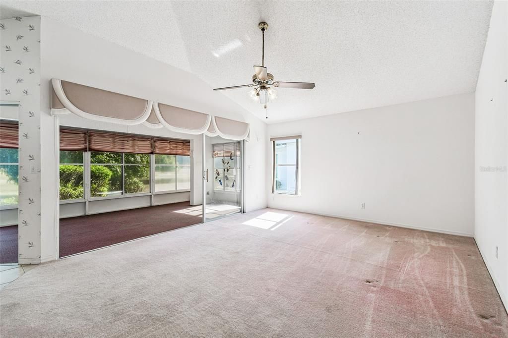 待售: $299,000 (2 贝兹, 2 浴室, 1830 平方英尺)