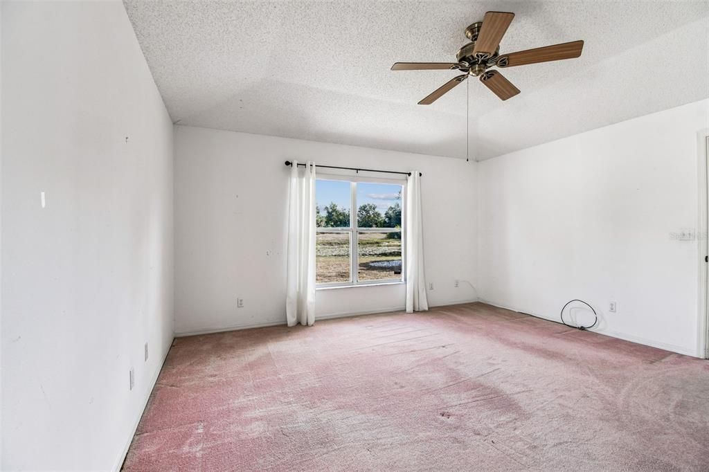 待售: $299,000 (2 贝兹, 2 浴室, 1830 平方英尺)