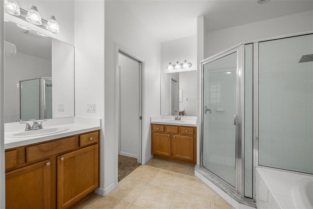 For Sale: $449,900 (5 beds, 3 baths, 2652 Square Feet)