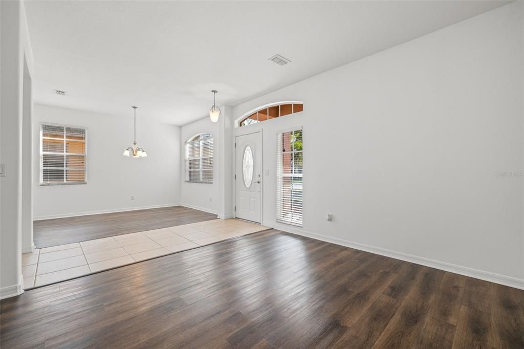 For Sale: $449,900 (5 beds, 3 baths, 2652 Square Feet)