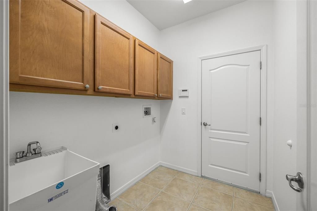 For Sale: $449,900 (5 beds, 3 baths, 2652 Square Feet)