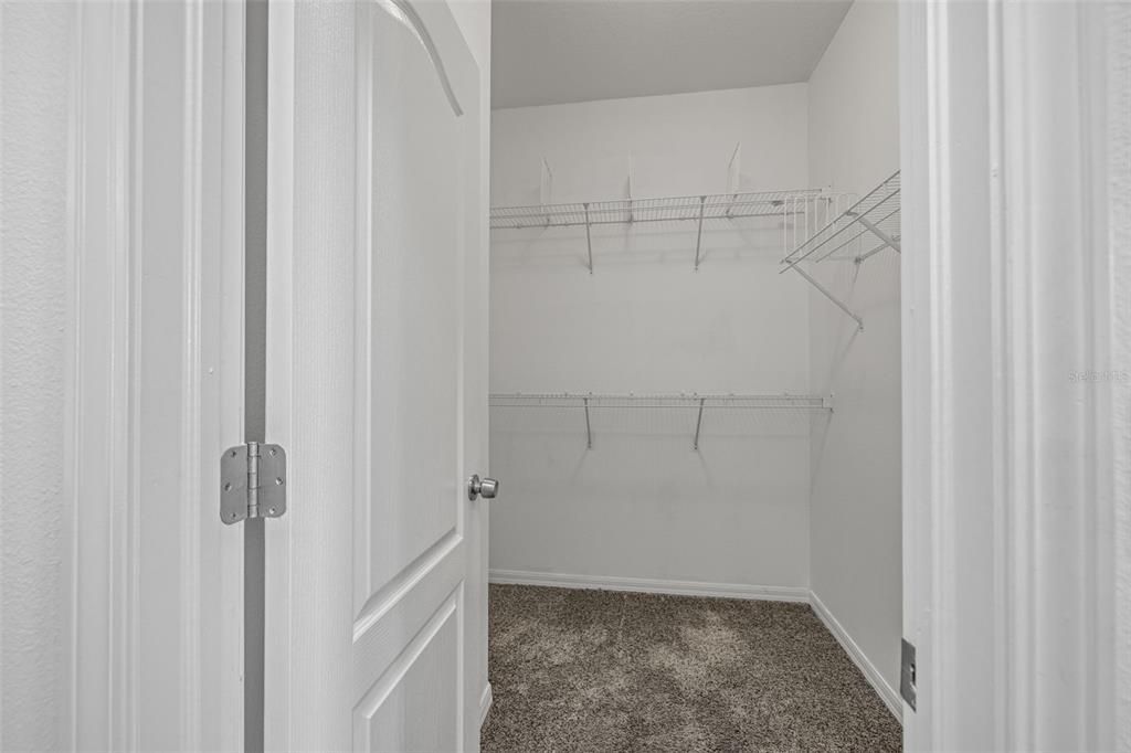 For Sale: $449,900 (5 beds, 3 baths, 2652 Square Feet)