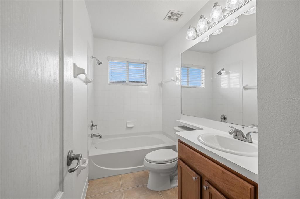 For Sale: $449,900 (5 beds, 3 baths, 2652 Square Feet)