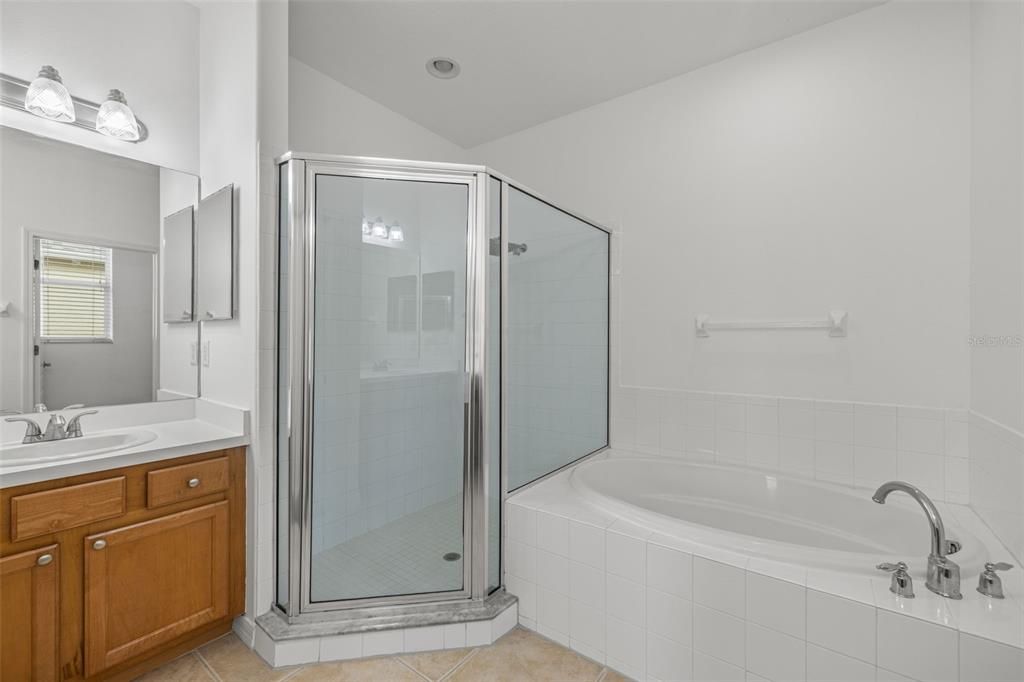 For Sale: $449,900 (5 beds, 3 baths, 2652 Square Feet)