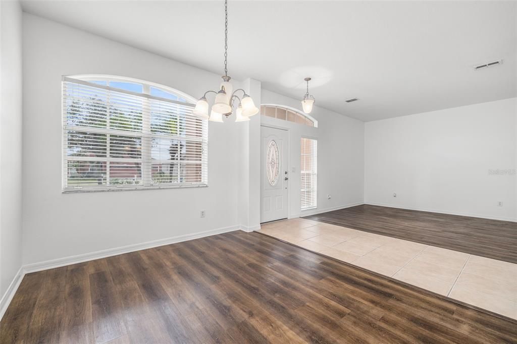 For Sale: $449,900 (5 beds, 3 baths, 2652 Square Feet)