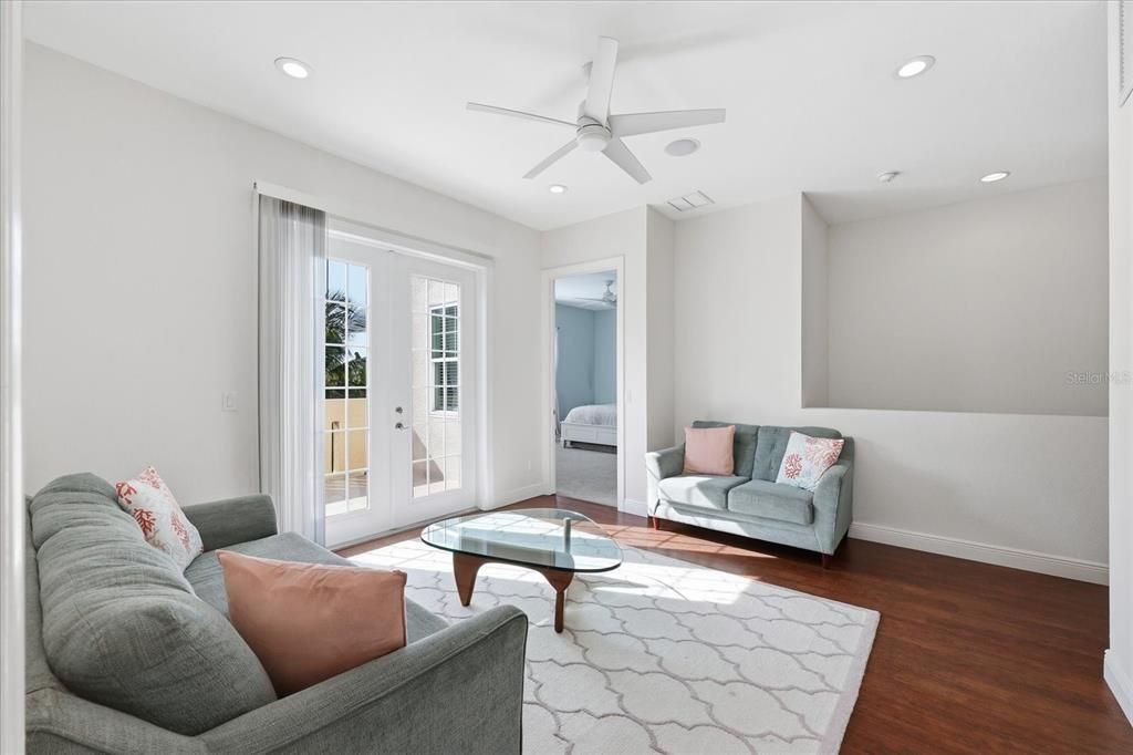 En Venta: $1,475,000 (4 camas, 3 baños, 2544 Pies cuadrados)