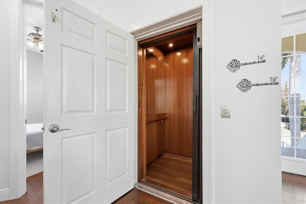 En Venta: $1,475,000 (4 camas, 3 baños, 2544 Pies cuadrados)