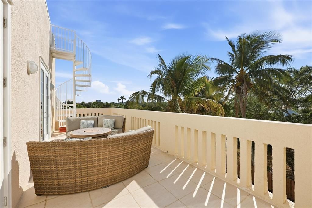 En Venta: $1,475,000 (4 camas, 3 baños, 2544 Pies cuadrados)