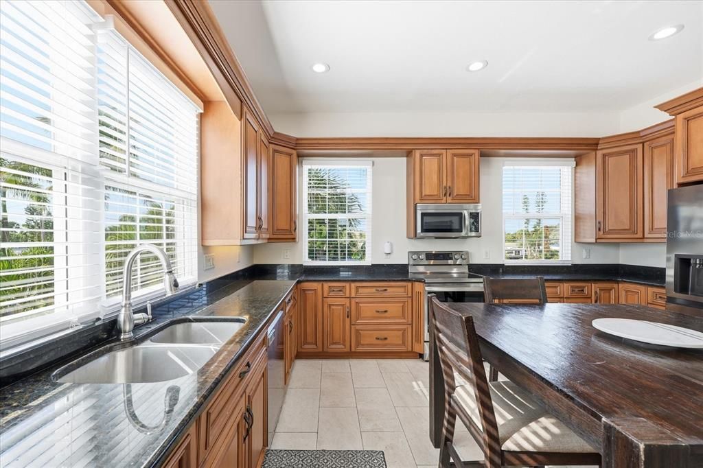 En Venta: $1,475,000 (4 camas, 3 baños, 2544 Pies cuadrados)