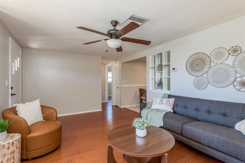 En Renta: $1,995 (3 camas, 2 baños, 1028 Pies cuadrados)