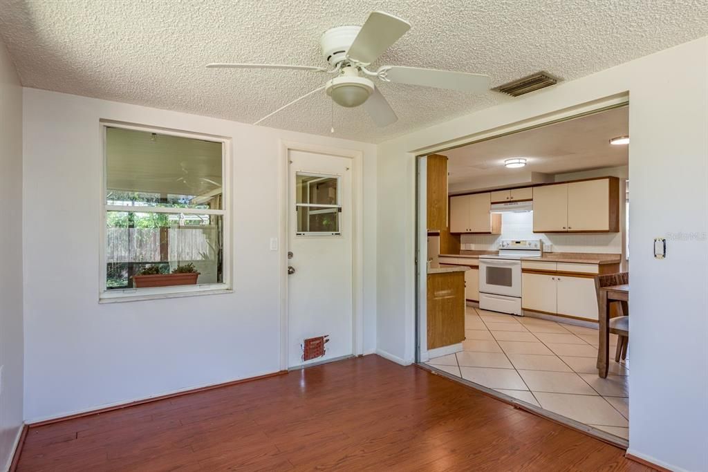 En Renta: $1,995 (3 camas, 2 baños, 1028 Pies cuadrados)