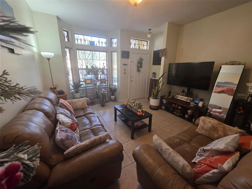 出租: $1,800 (2 贝兹, 2 浴室, 1343 平方英尺)