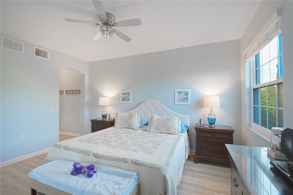 待售: $319,500 (2 贝兹, 2 浴室, 1626 平方英尺)