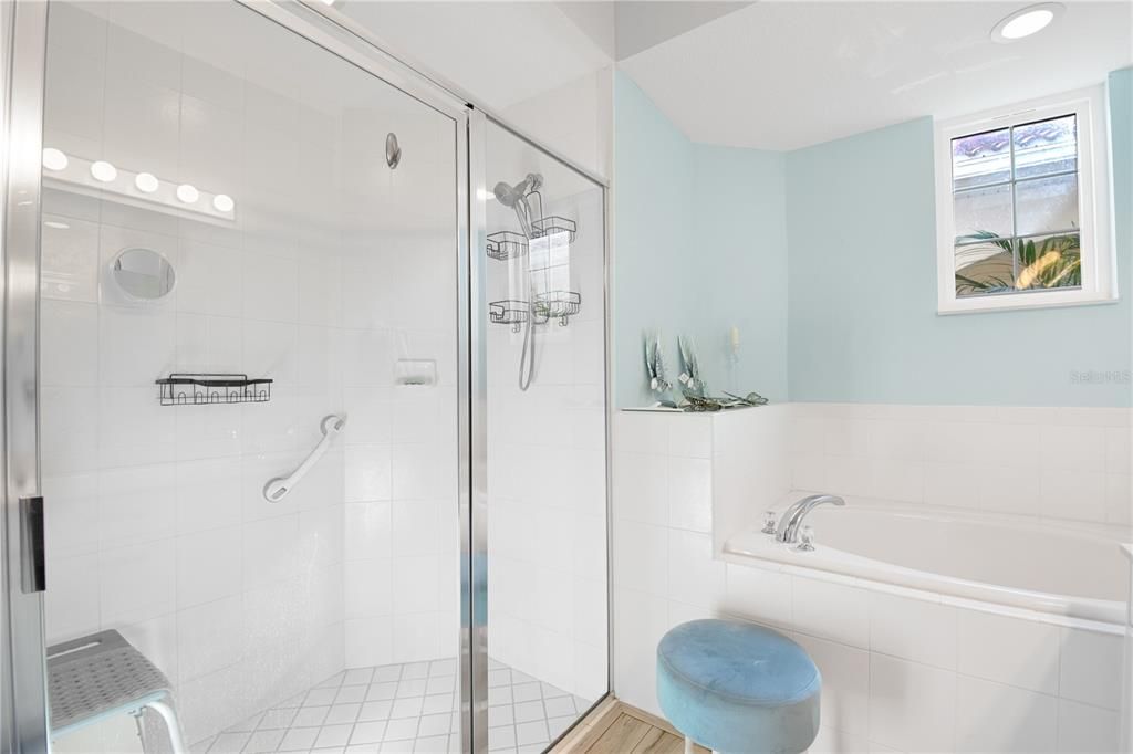 待售: $319,500 (2 贝兹, 2 浴室, 1626 平方英尺)