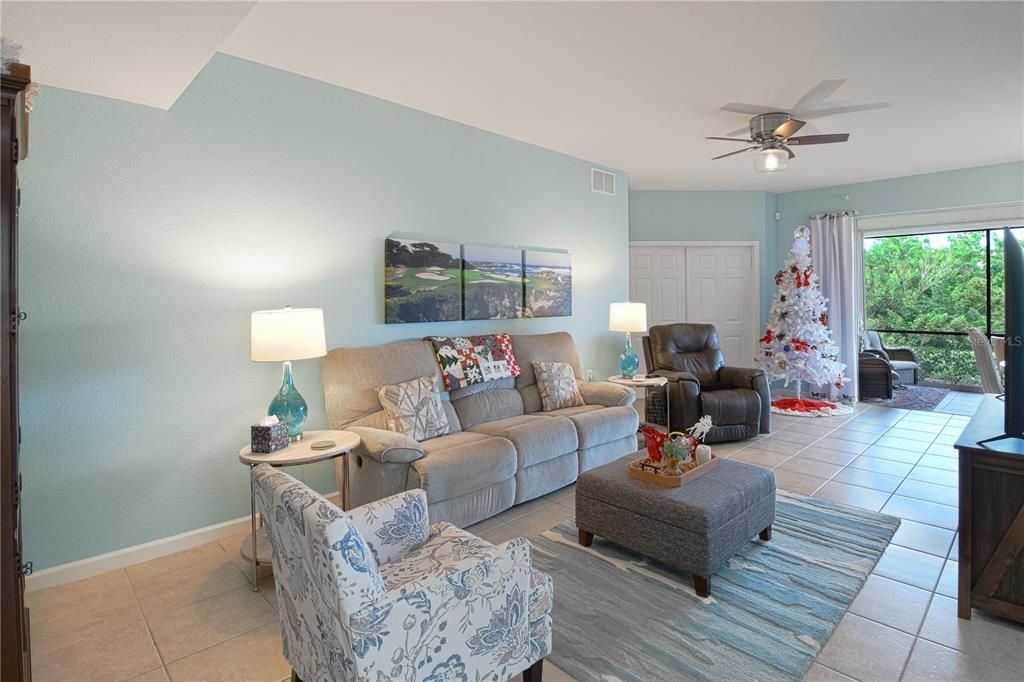 待售: $319,500 (2 贝兹, 2 浴室, 1626 平方英尺)