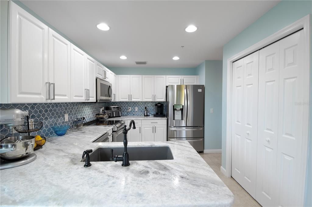 待售: $319,500 (2 贝兹, 2 浴室, 1626 平方英尺)