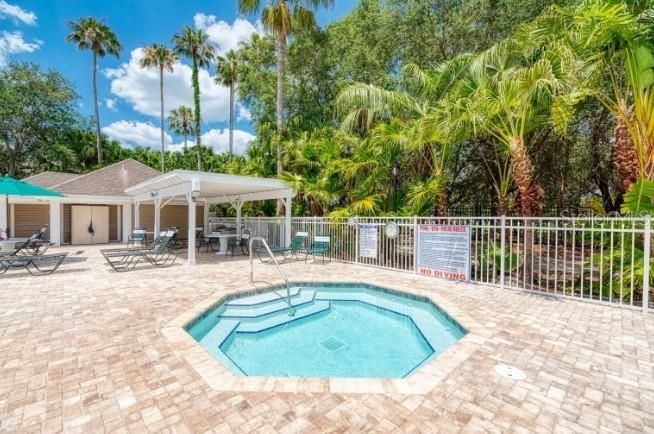 待售: $319,500 (2 贝兹, 2 浴室, 1626 平方英尺)