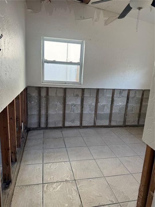 待售: $440,000 (6 贝兹, 0 浴室, 1790 平方英尺)