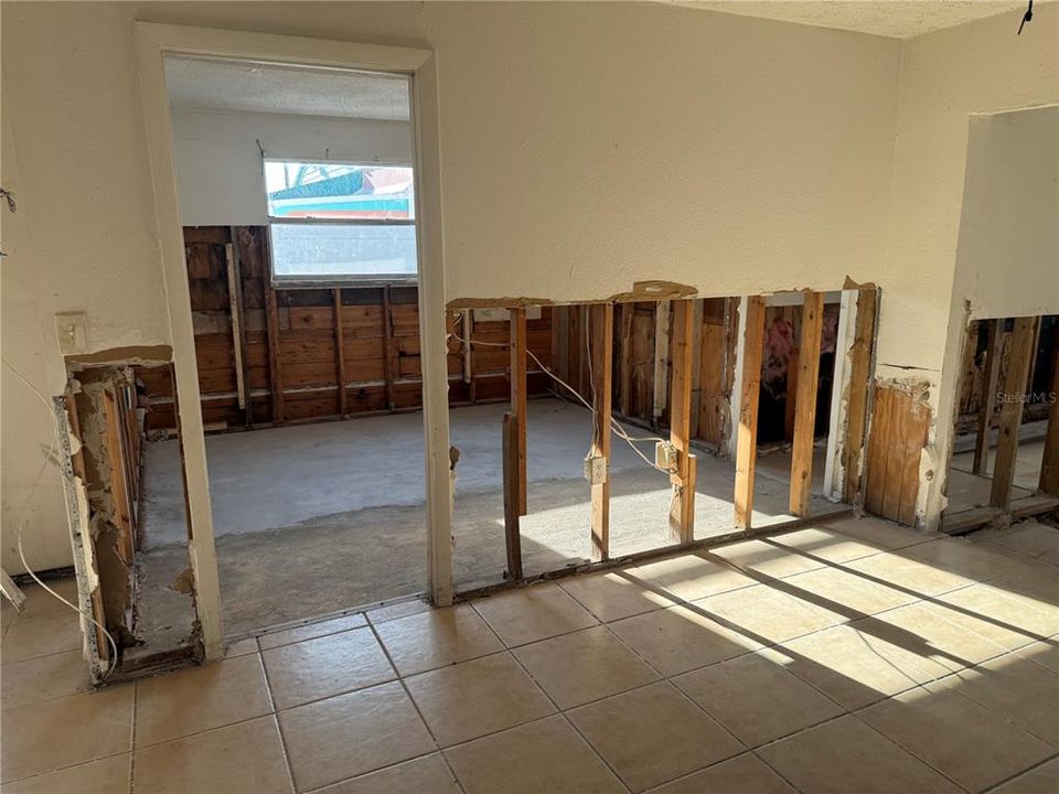 待售: $440,000 (6 贝兹, 0 浴室, 1790 平方英尺)