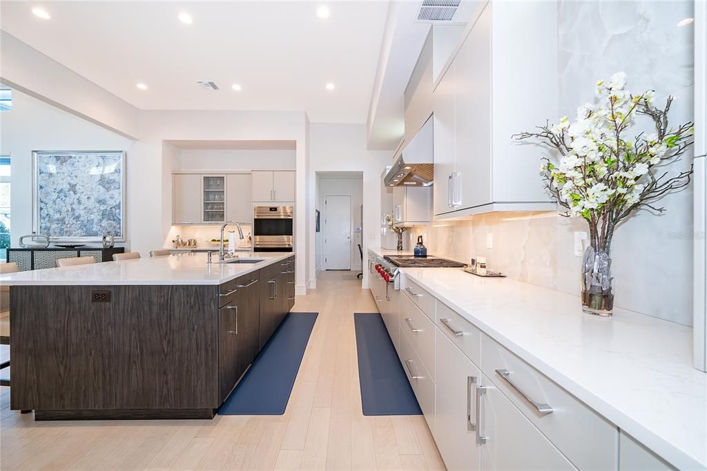 For Sale: $2,495,000 (4 beds, 4 baths, 3996 Square Feet)