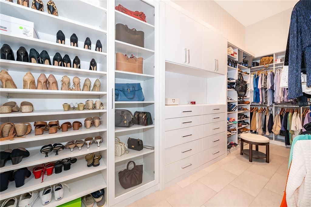 For Sale: $2,495,000 (4 beds, 4 baths, 3996 Square Feet)