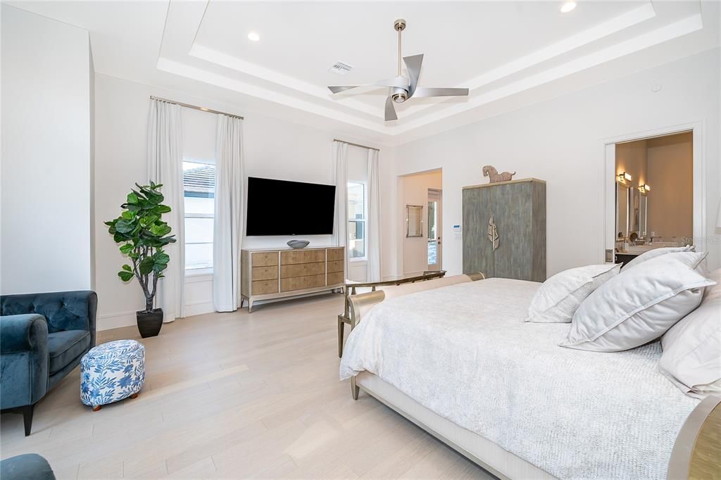 For Sale: $2,495,000 (4 beds, 4 baths, 3996 Square Feet)