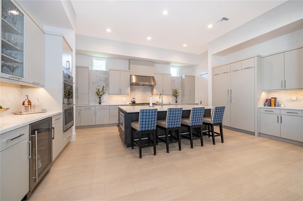 For Sale: $2,495,000 (4 beds, 4 baths, 3996 Square Feet)