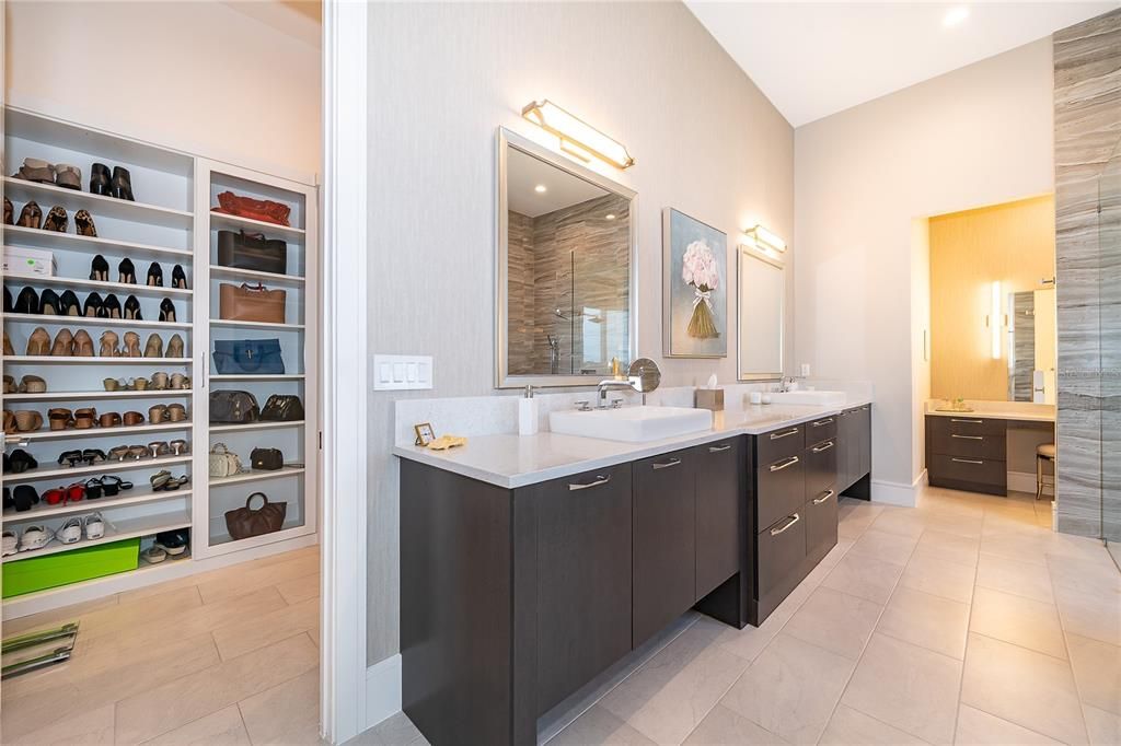 For Sale: $2,495,000 (4 beds, 4 baths, 3996 Square Feet)