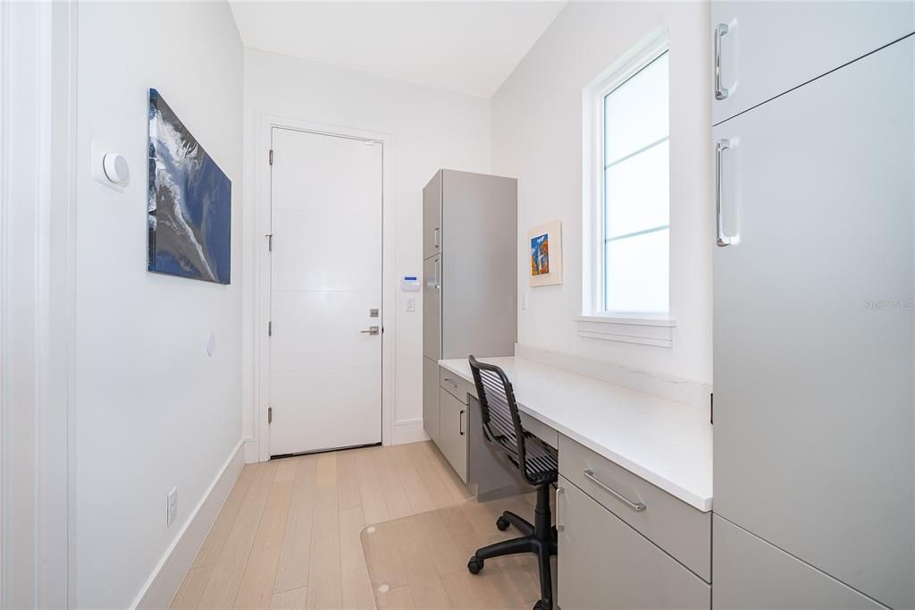 For Sale: $2,495,000 (4 beds, 4 baths, 3996 Square Feet)