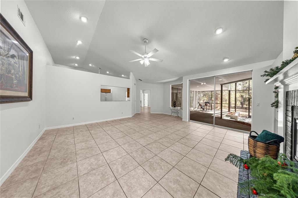 En Venta: $875,000 (3 camas, 2 baños, 2356 Pies cuadrados)