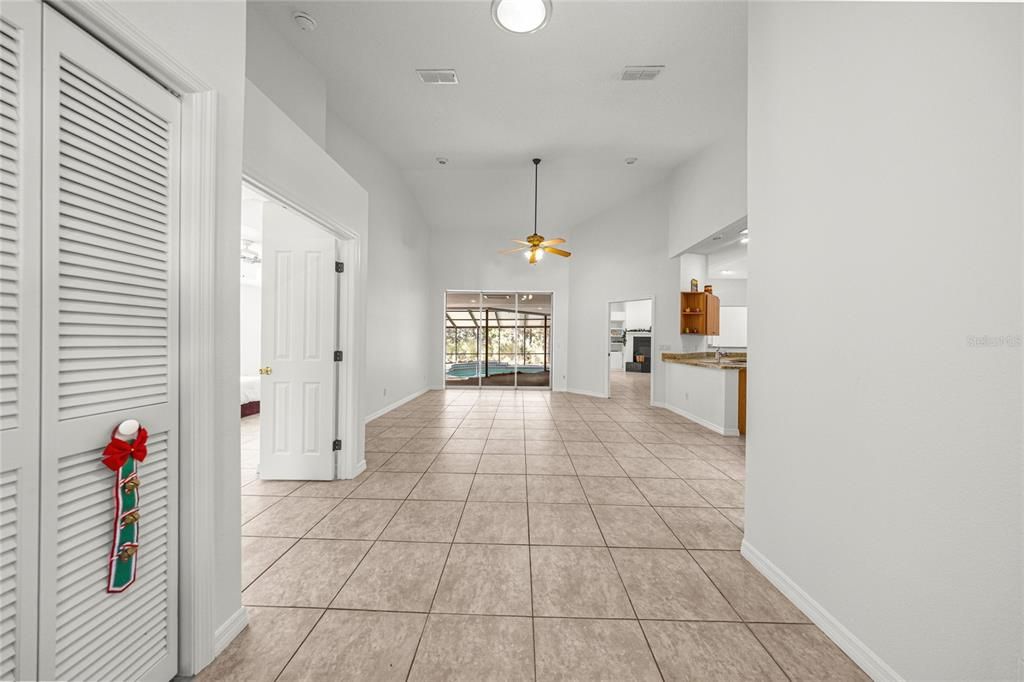 En Venta: $875,000 (3 camas, 2 baños, 2356 Pies cuadrados)