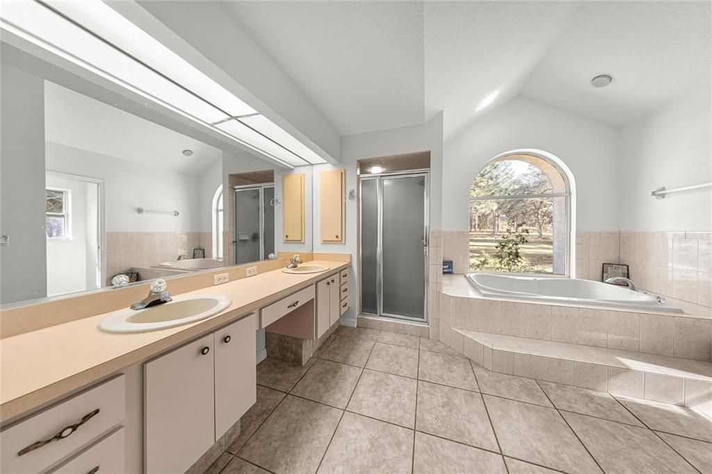 En Venta: $875,000 (3 camas, 2 baños, 2356 Pies cuadrados)