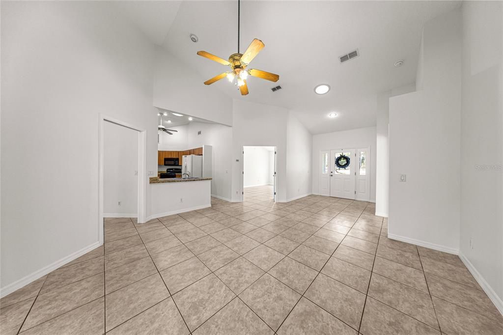 En Venta: $875,000 (3 camas, 2 baños, 2356 Pies cuadrados)