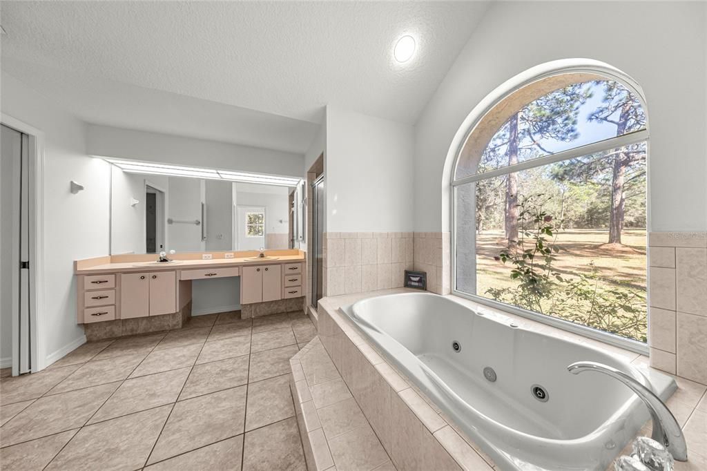 En Venta: $875,000 (3 camas, 2 baños, 2356 Pies cuadrados)