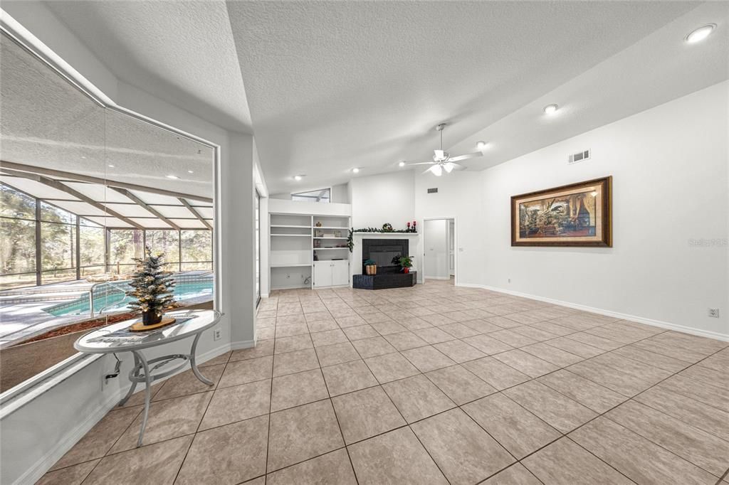 En Venta: $875,000 (3 camas, 2 baños, 2356 Pies cuadrados)