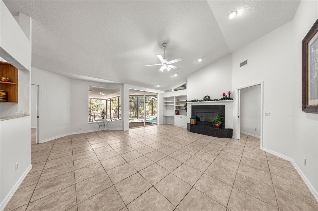 En Venta: $875,000 (3 camas, 2 baños, 2356 Pies cuadrados)