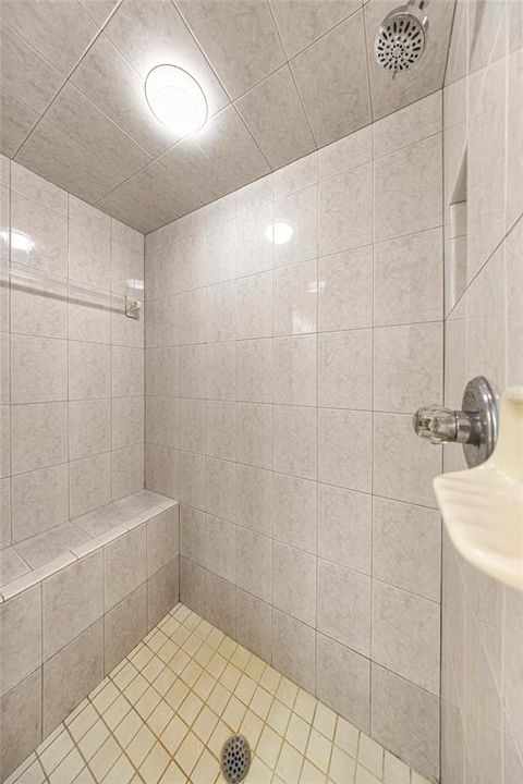 En Venta: $875,000 (3 camas, 2 baños, 2356 Pies cuadrados)