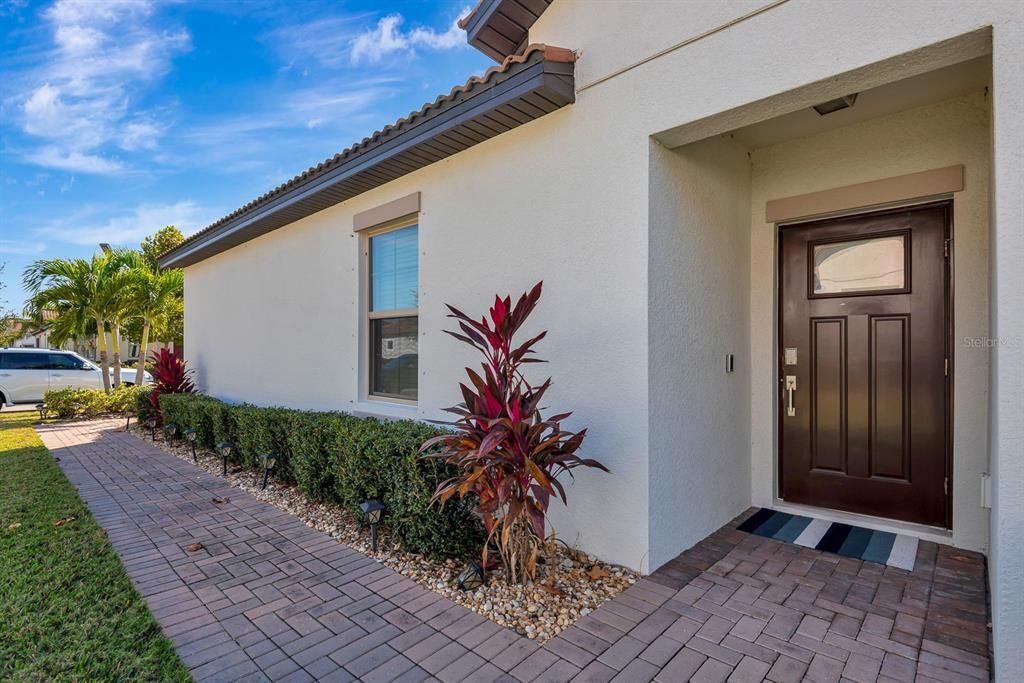 На продажу: $298,000 (2 спален, 2 ванн, 1636 Квадратных фут)