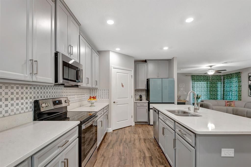 На продажу: $298,000 (2 спален, 2 ванн, 1636 Квадратных фут)